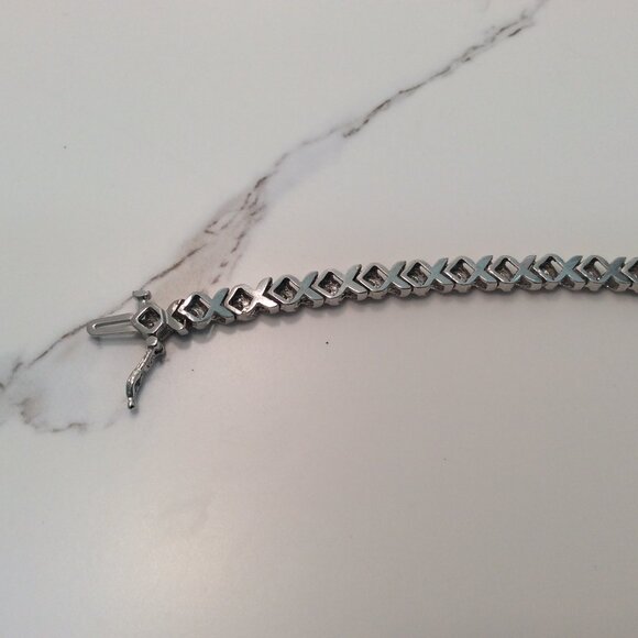 Lady's 10k WHITE Solid Real Gold Diamond XO Hearts and Kisses Bracelet 7.5g - Picture 5 of 8